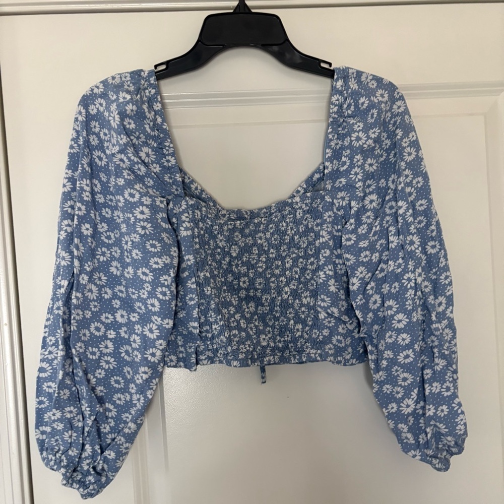 Wild Fable Women’s Blue Floral Long Sleeve Cropped Blouse - Picture 9 of 11